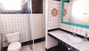 Casa com 6 dormitrios em Mariscal!