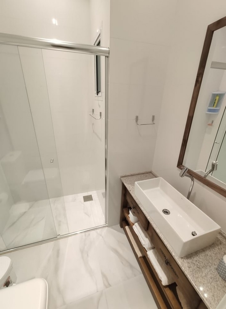 Apartamento de alto padro (condomnio com piscina