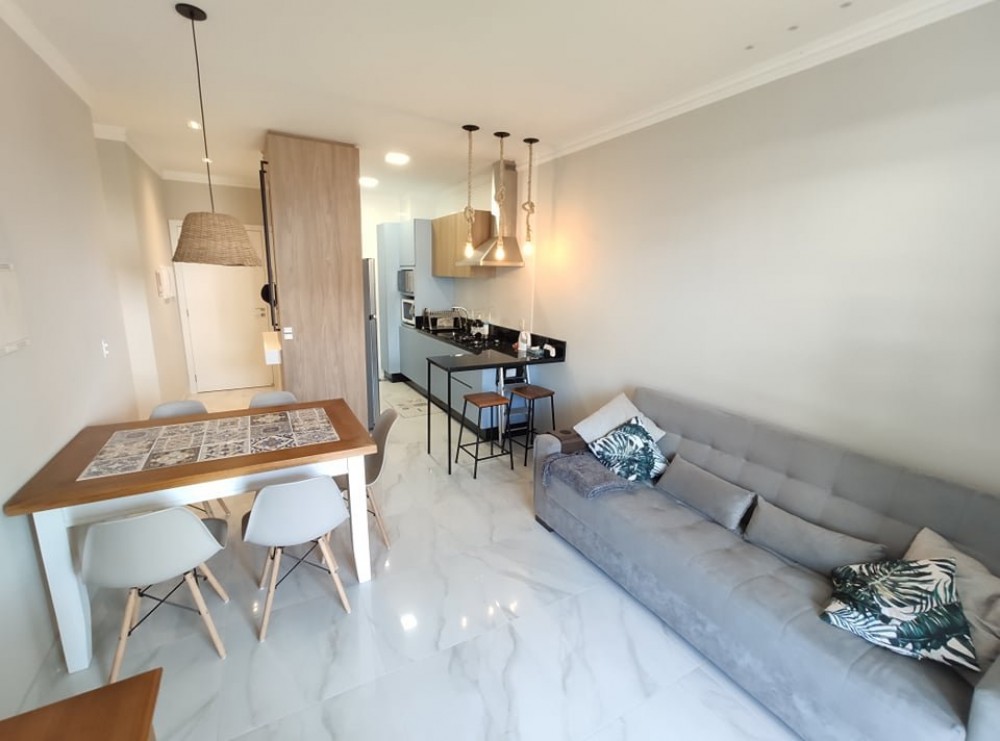 Apartamento de alto padro (condomnio com piscina