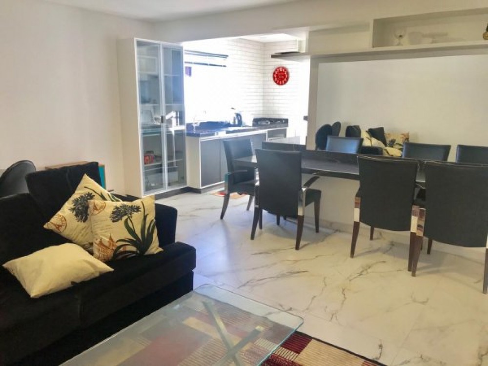 Apartamento de 3 sutes p na areia em Mariscal!