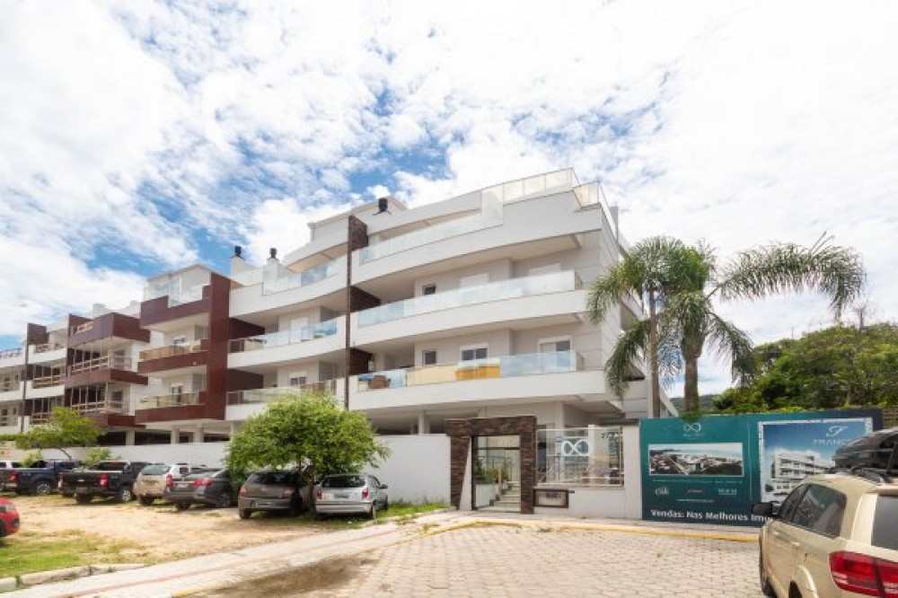 Lindo apartamento de 2 dormitrios em Mariscal