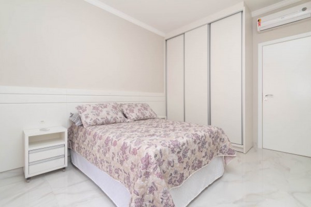 Lindo apartamento de 2 dormitrios em Mariscal