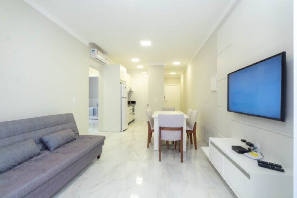 Lindo apartamento de 2 dormitrios em Mariscal