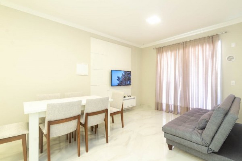 Lindo apartamento de 2 dormitrios em Mariscal