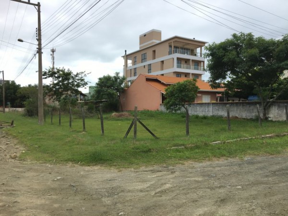 Terreno de esquina medindo 450 m tima localiza