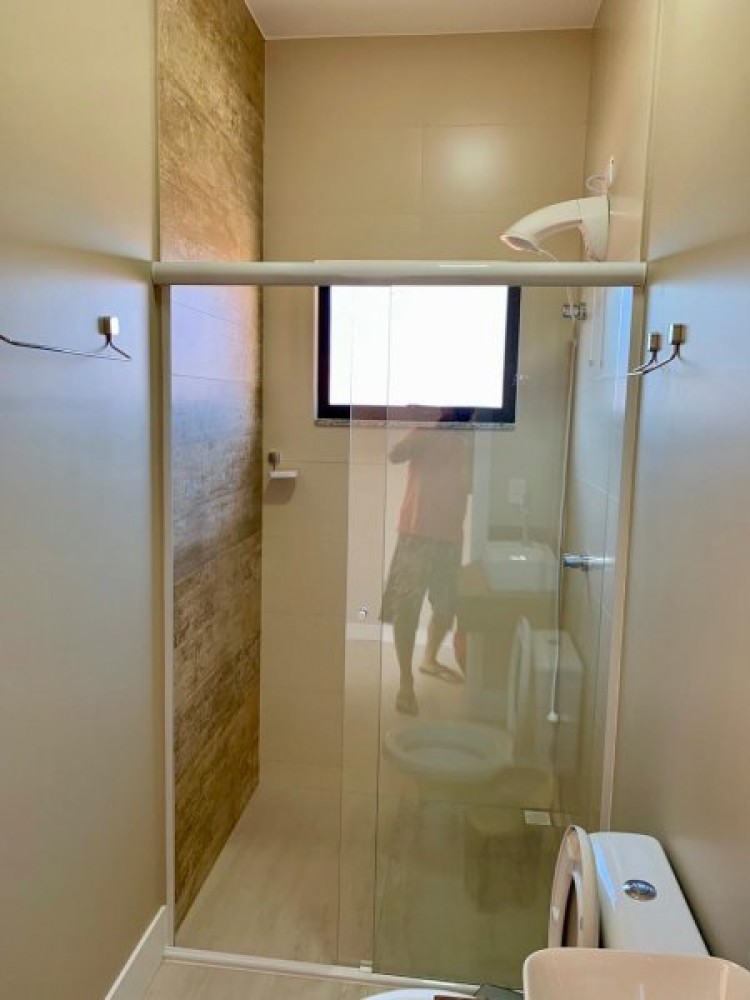 Linda casa com 4 sutes e piscina!