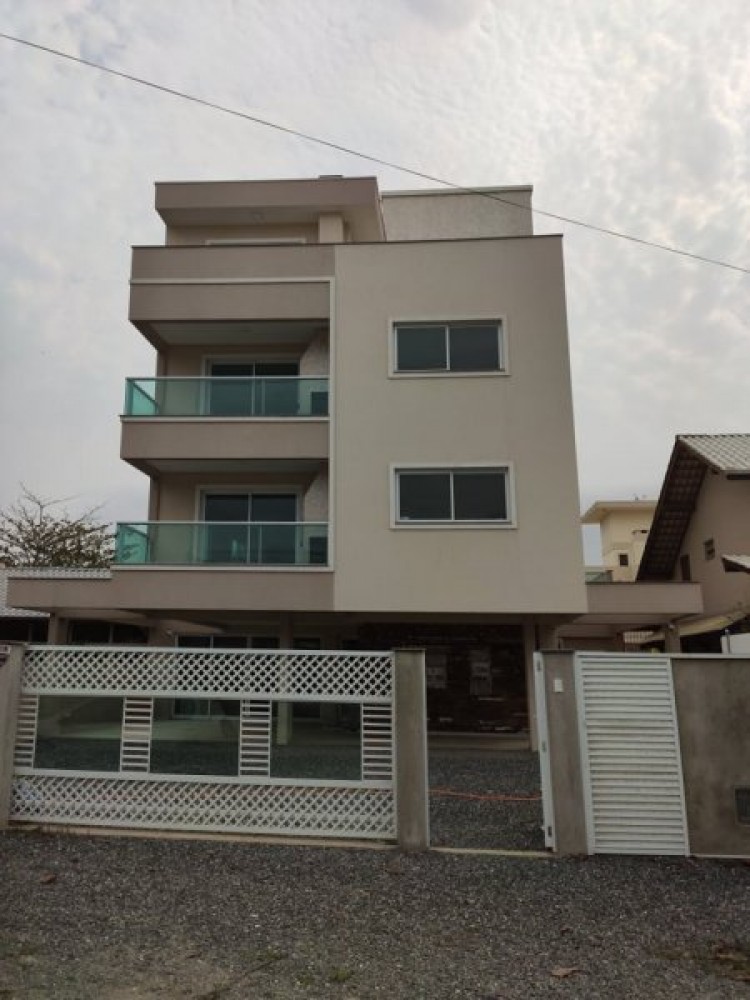 Apto novo de 3 dormitrios em Mariscal