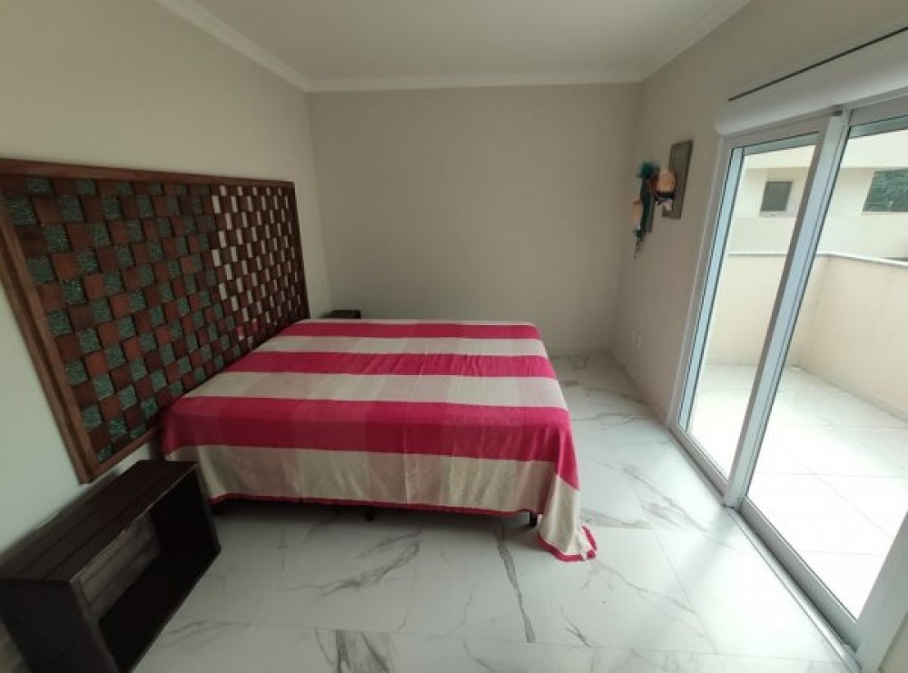 Apto novo de 3 dormitrios em Mariscal