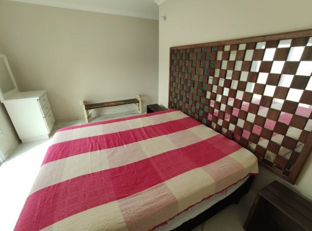 Apto novo de 3 dormitrios em Mariscal