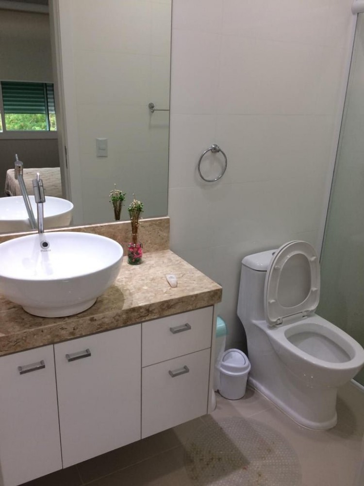 Apartamento novo com vista para o mar em Mariscal!