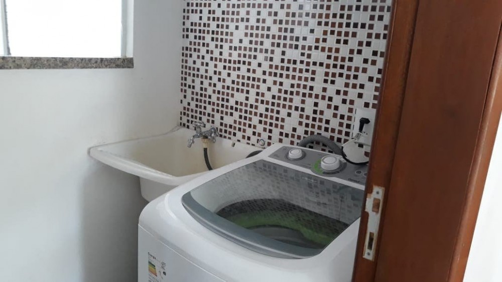 Sobrado prximo da praia em Canto Grande