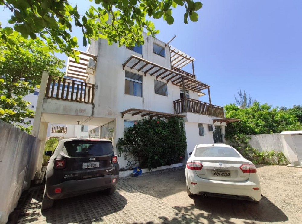 Casa com piscina em Mariscal!