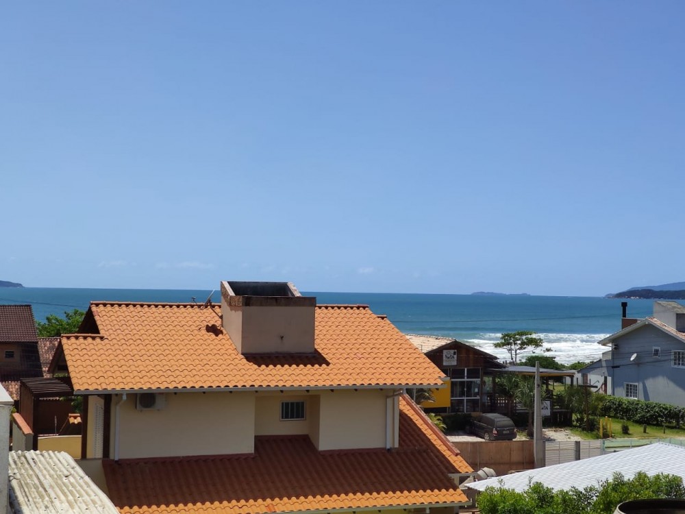 Casa com piscina em Mariscal!