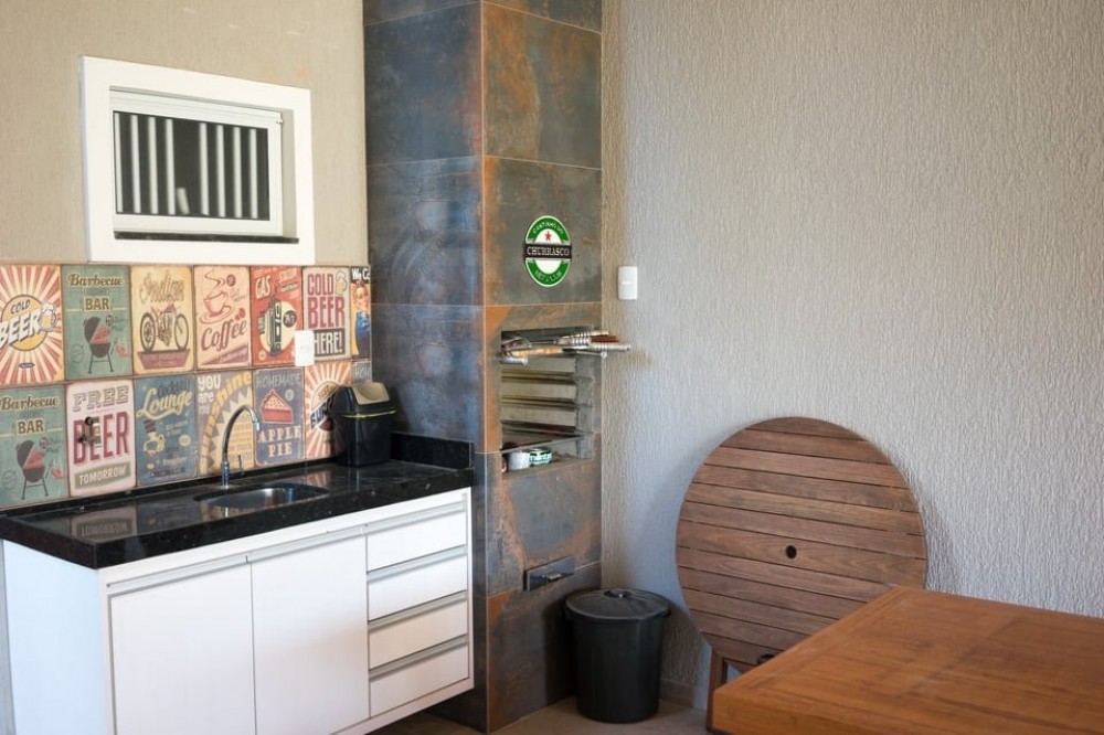 Casa nova com Piscina em Mariscal!