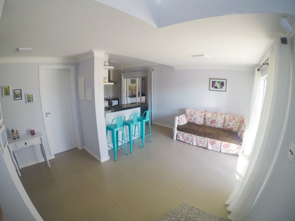 Casa nova com Piscina em Mariscal!