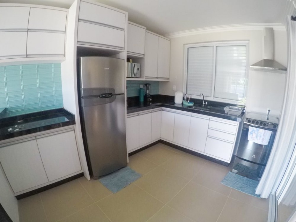 Casa nova com Piscina em Mariscal!