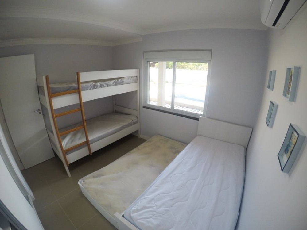 Casa nova com Piscina em Mariscal!