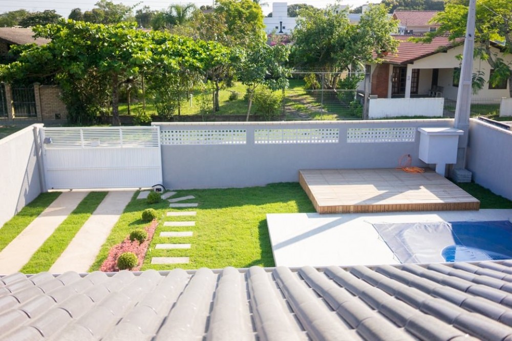 Casa nova com Piscina em Mariscal!