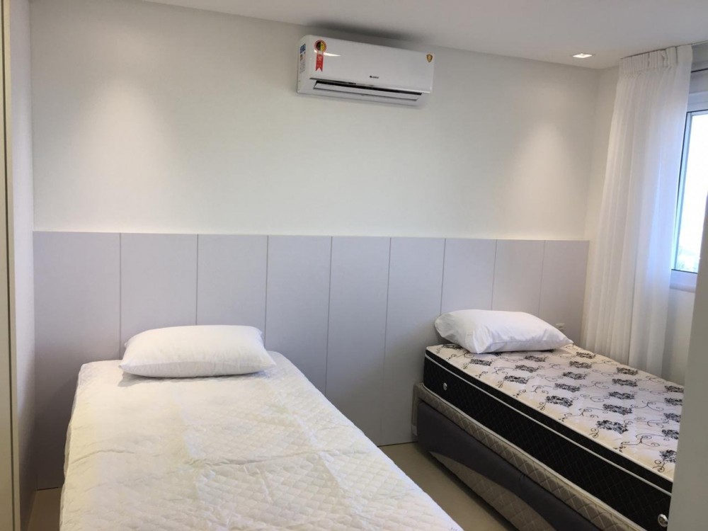 Linda cobertura com vista para o mar em Canto Gran