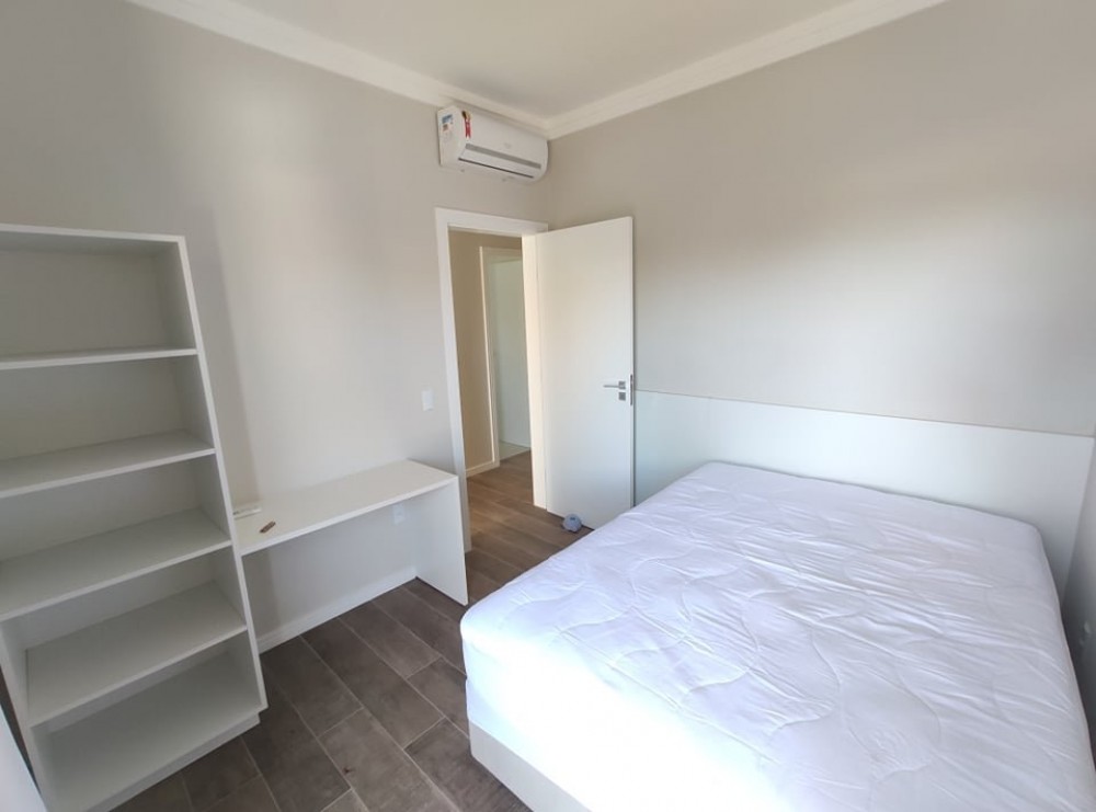 Sobrado novo em Mariscal!