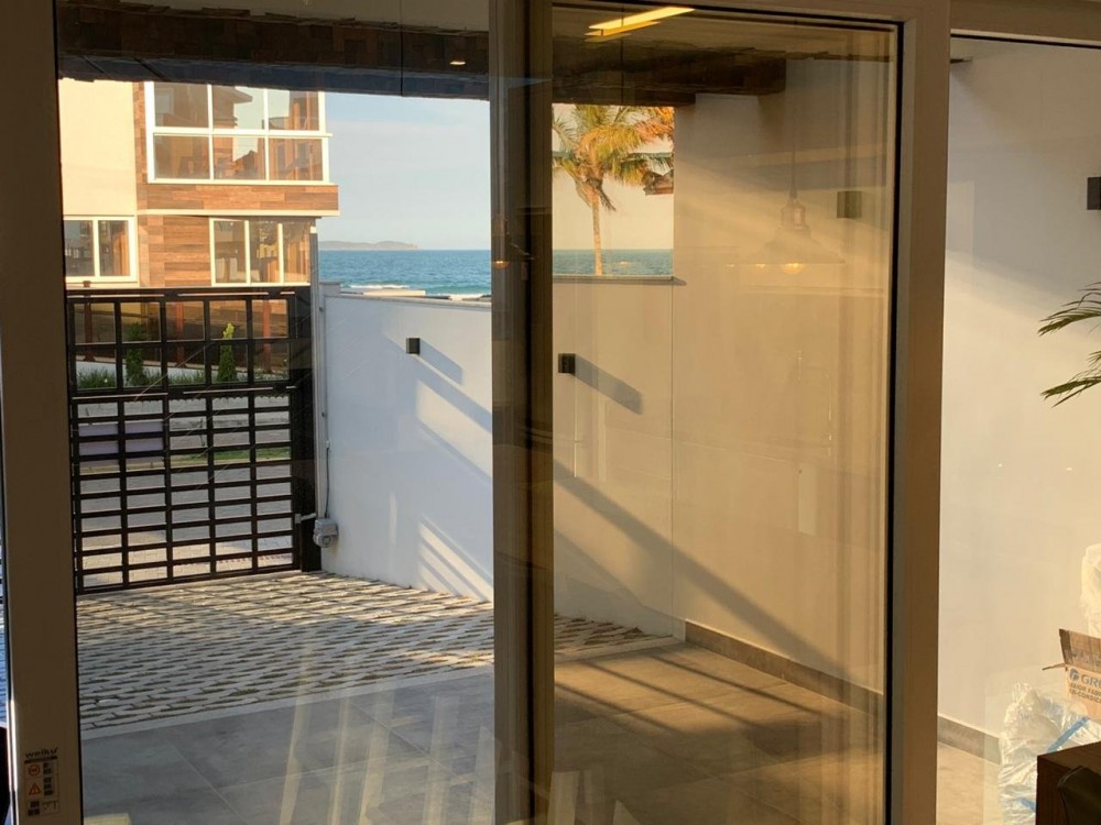 Triplex novo altssimo padro em Canto Grande