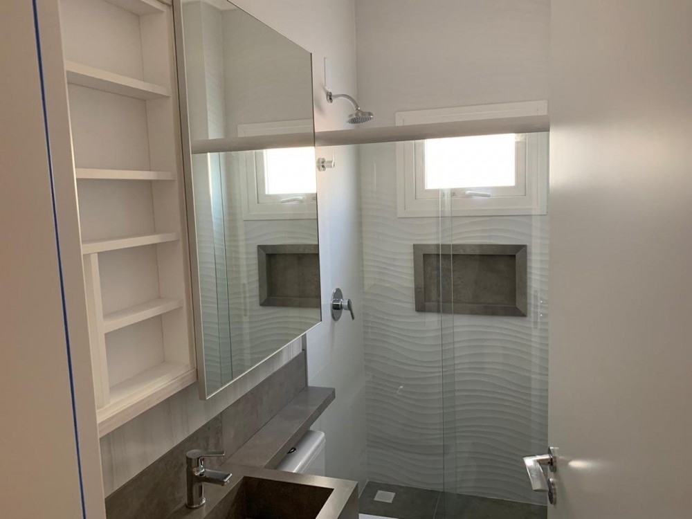 Triplex novo altssimo padro em Canto Grande