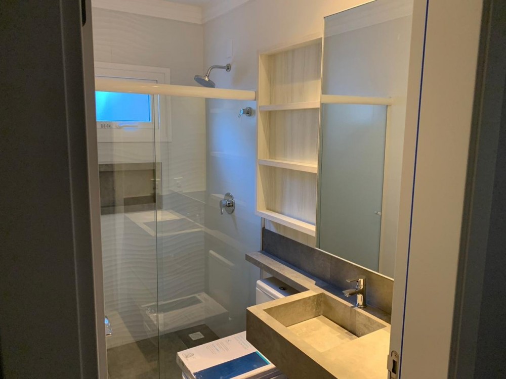 Triplex novo altssimo padro em Canto Grande