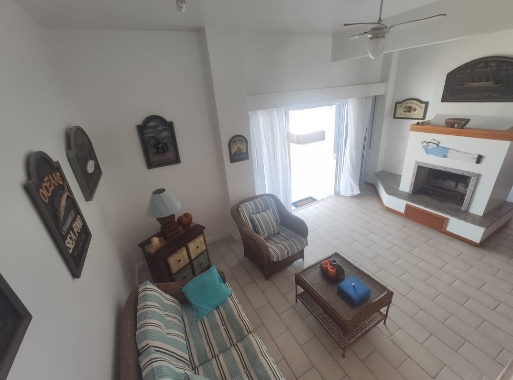 Casa Aconchegante  beira mar, 5 dormitrios.