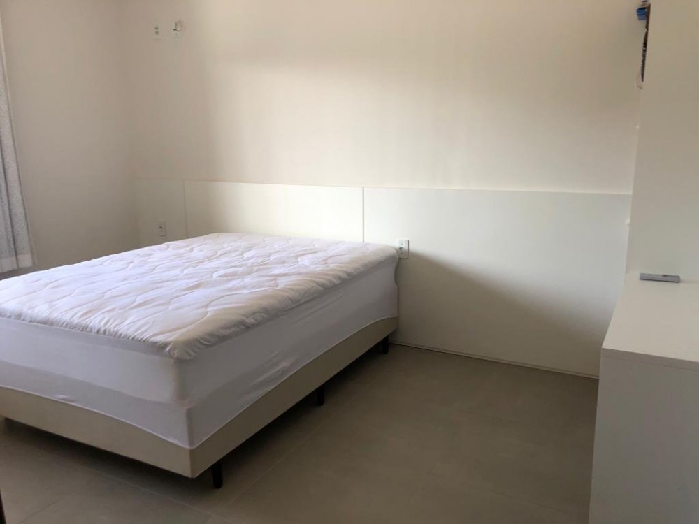 Casa trrea  300m do mar, 3 dormitrios com ar.