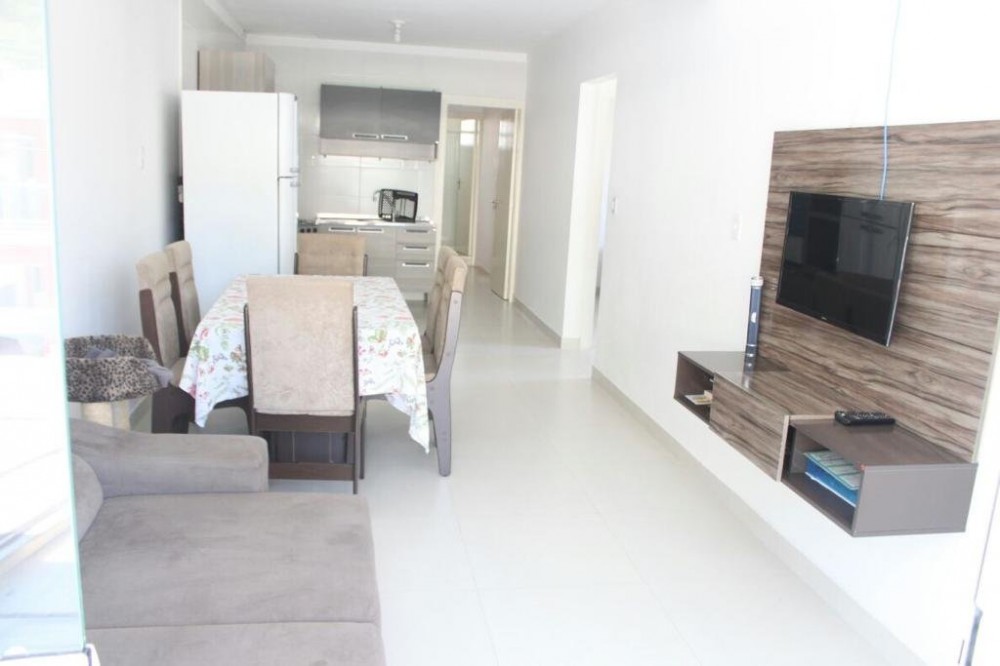 Apartamento 3 dormitrios  50m do mar