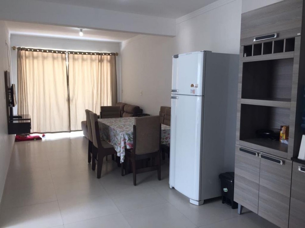 Apartamento 3 dormitrios  50m do mar