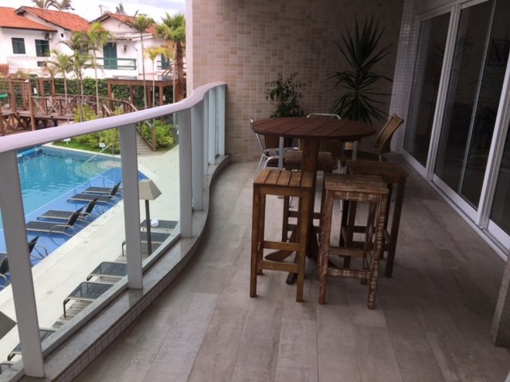 Apartamento com vista pro mar, 4 dormitrios.