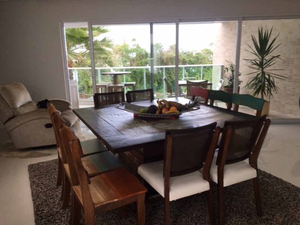 Apartamento com vista pro mar, 4 dormitrios.