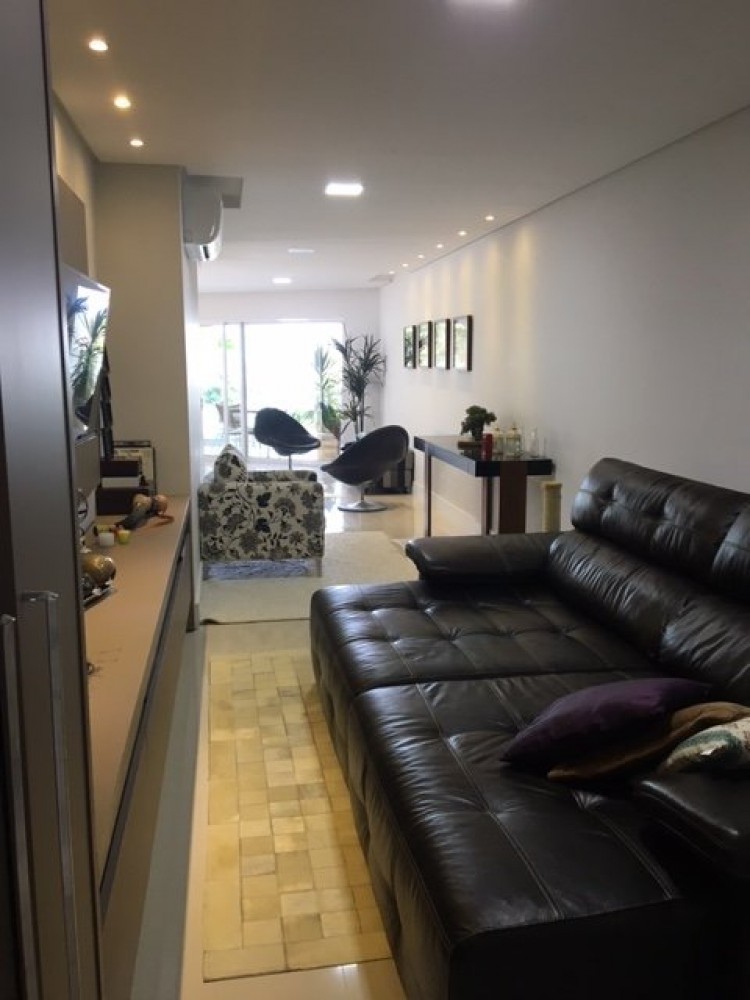 Apartamento com vista pro mar, 4 dormitrios.