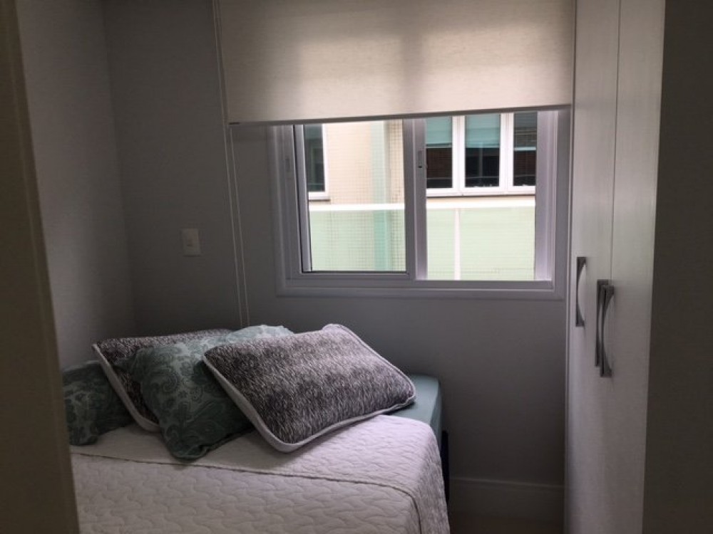 Apartamento com vista pro mar, 4 dormitrios.