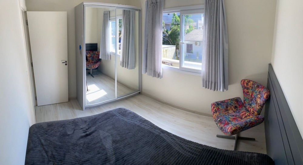 Lindo sobrado para a famlia em Mariscal