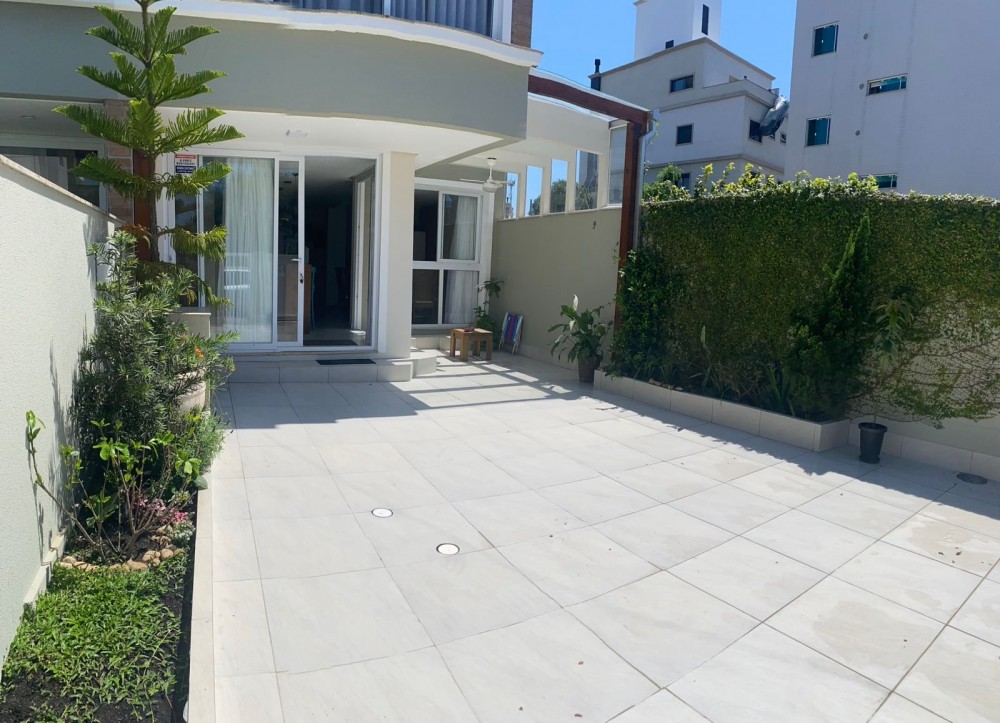 Lindo sobrado para a famlia em Mariscal