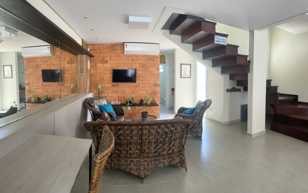 Lindo sobrado para a famlia em Mariscal