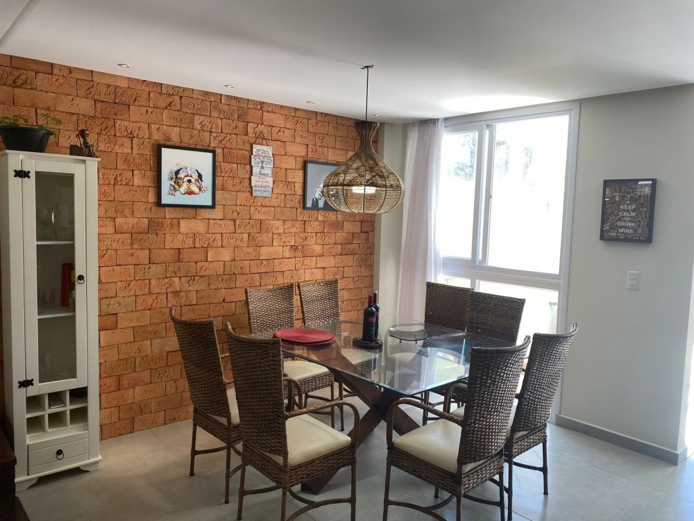 Lindo sobrado para a famlia em Mariscal