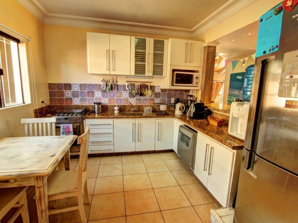 Casa alto padro com piscina!