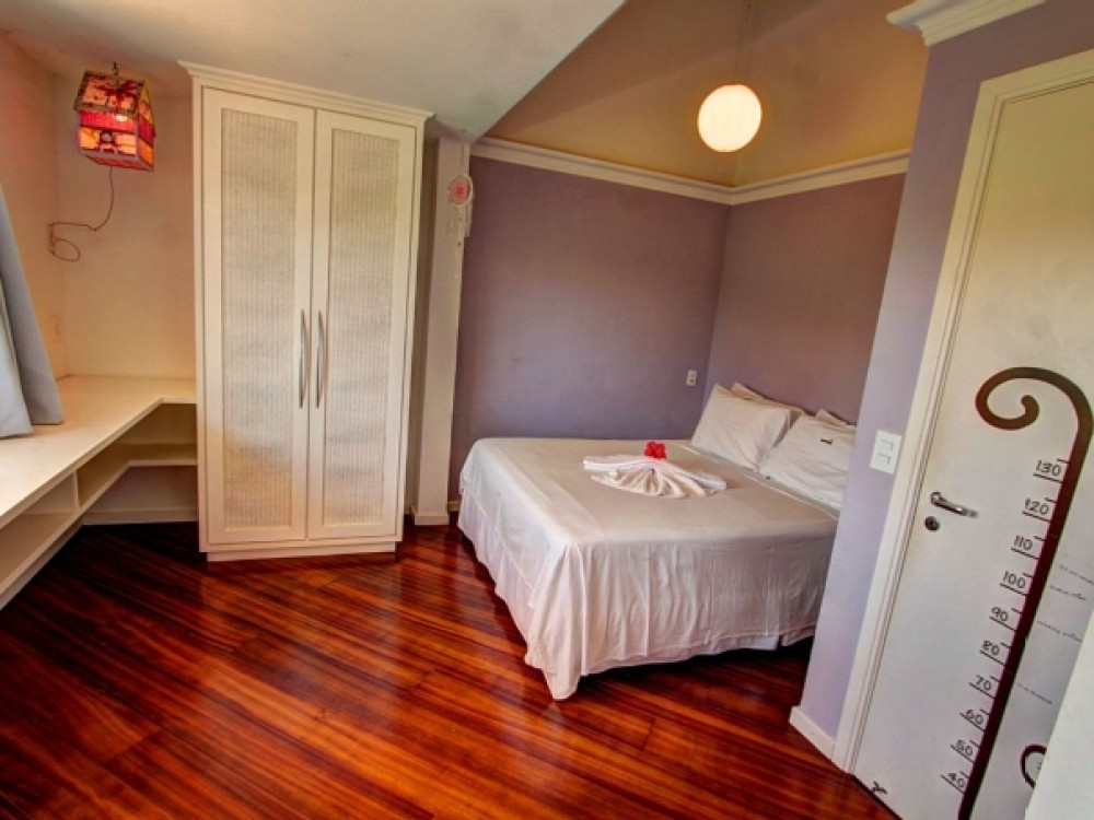 Casa alto padro com piscina!