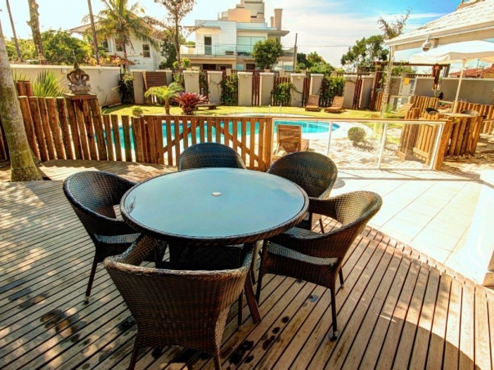 Casa alto padro com piscina!