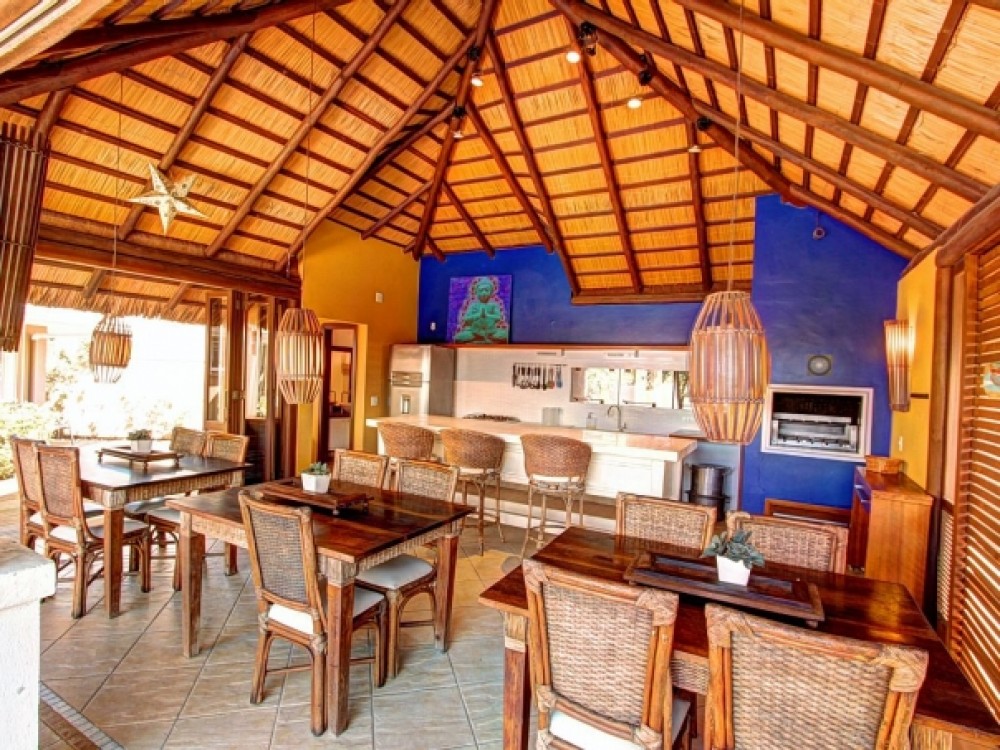 Casa alto padro com piscina!