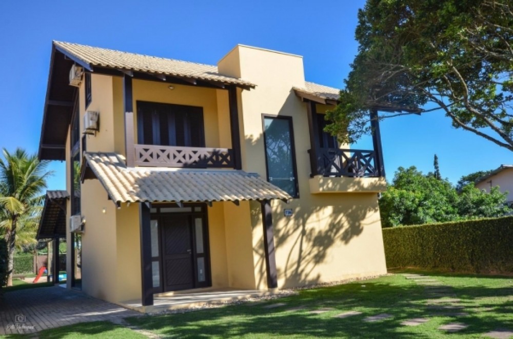 Casa alto padro com piscina,  200m do mar.