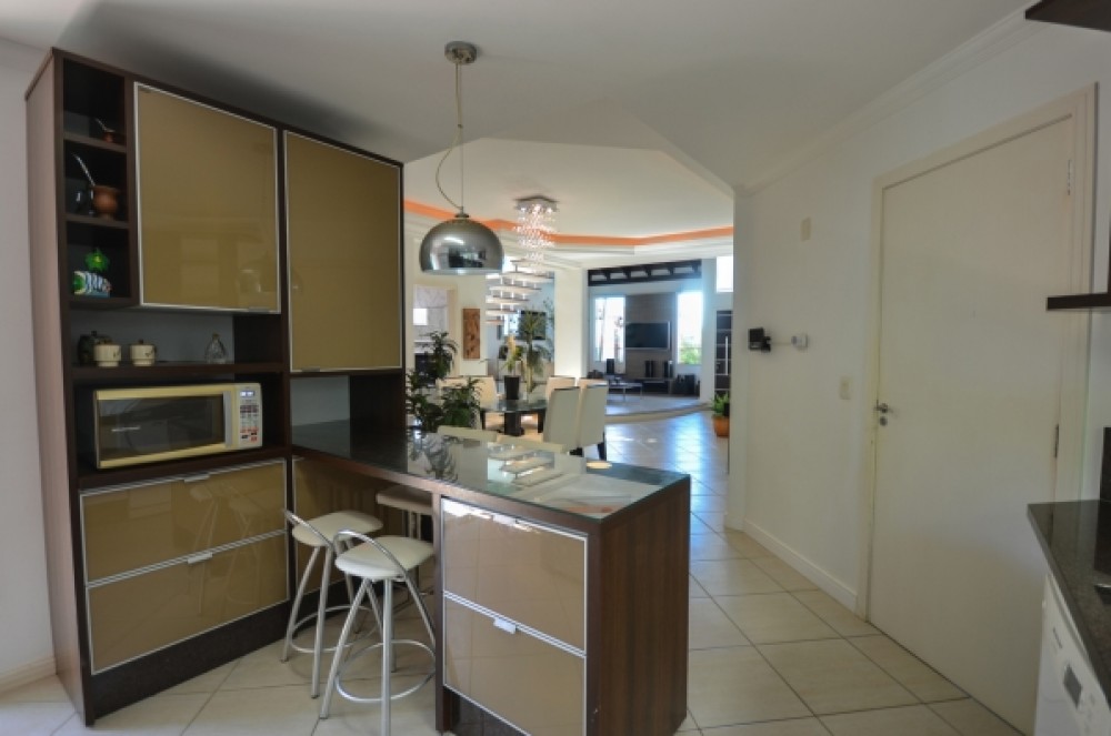 Casa c/ piscina em Mariscal!