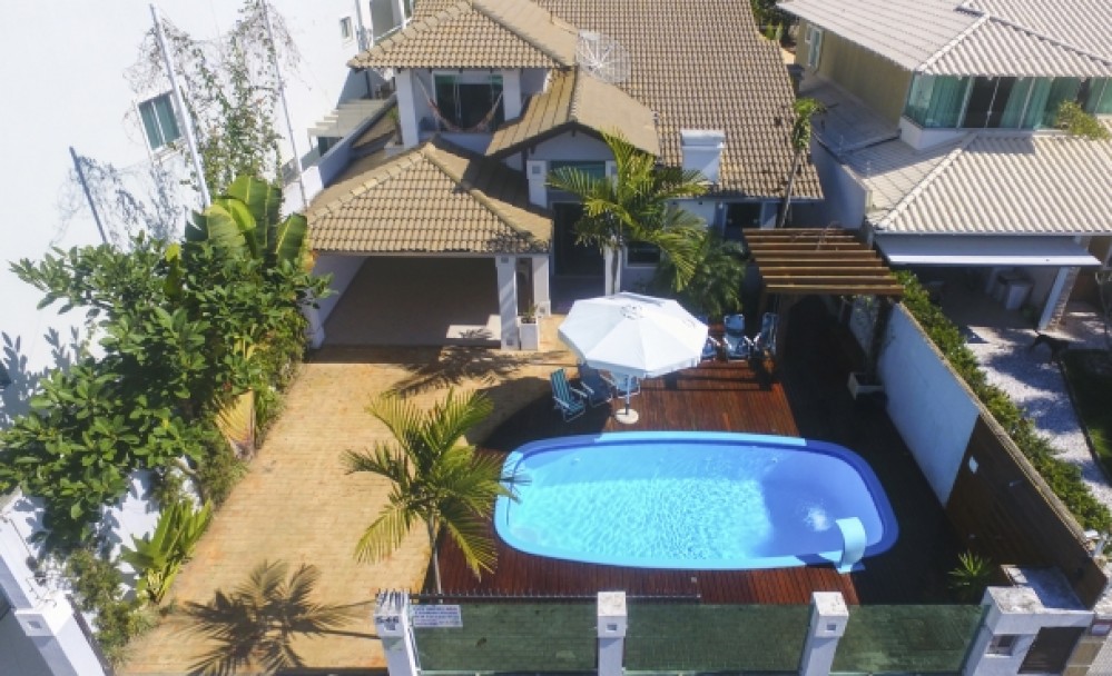 Casa c/ piscina em Mariscal!