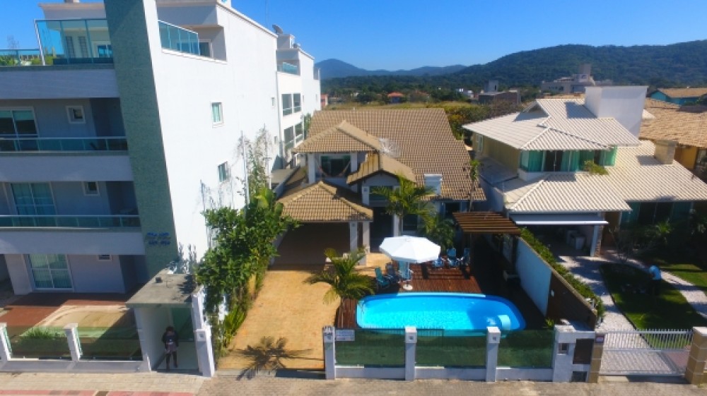 Casa c/ piscina em Mariscal!