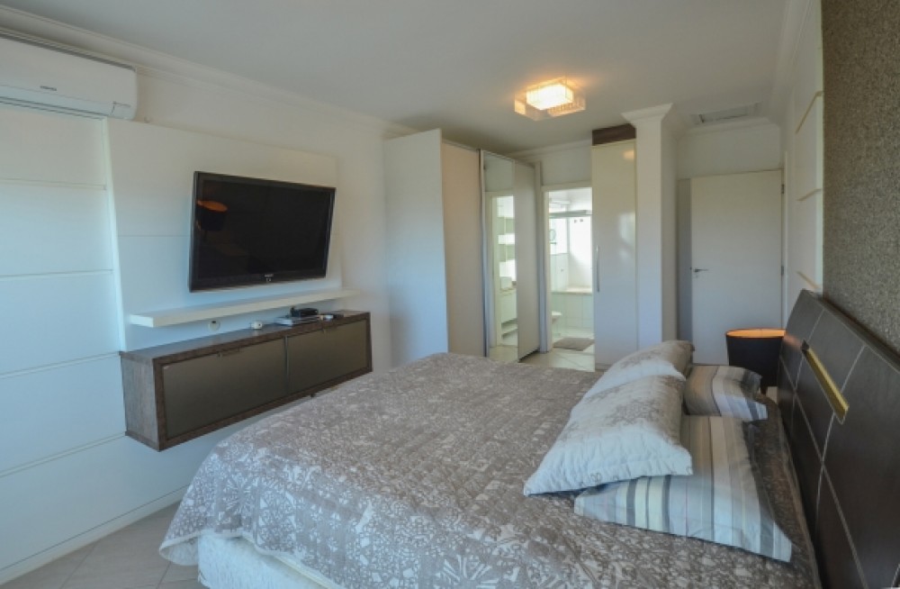 Casa c/ piscina em Mariscal!