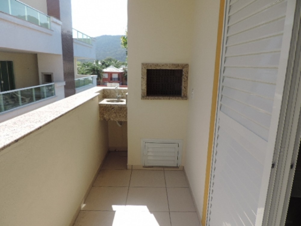 Apto 01 dorm com vista parcial  para o m