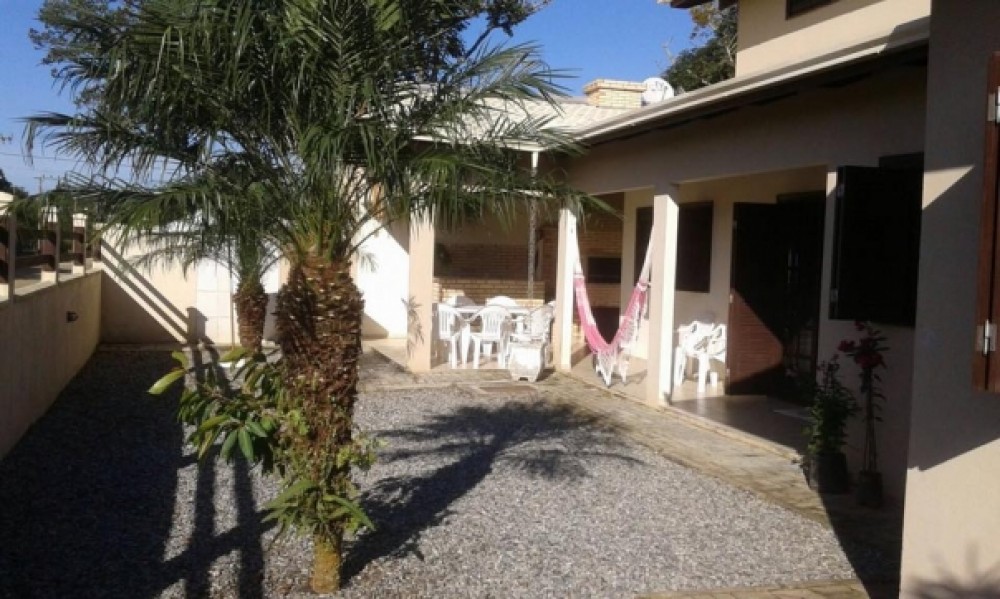 Linda casa em Mariscal!